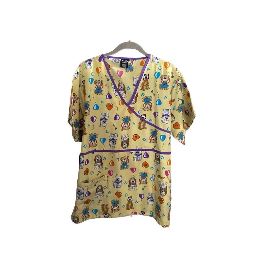 ￼ TD scrubs, women’s yellow dog print scrub top size large